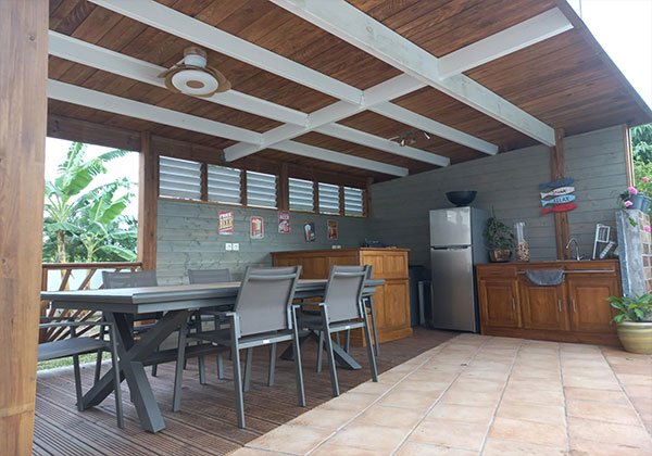 installation électrique cuisine d'été réalisée par Felecpro électricien 974